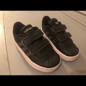Boys adidas Velcro shoes